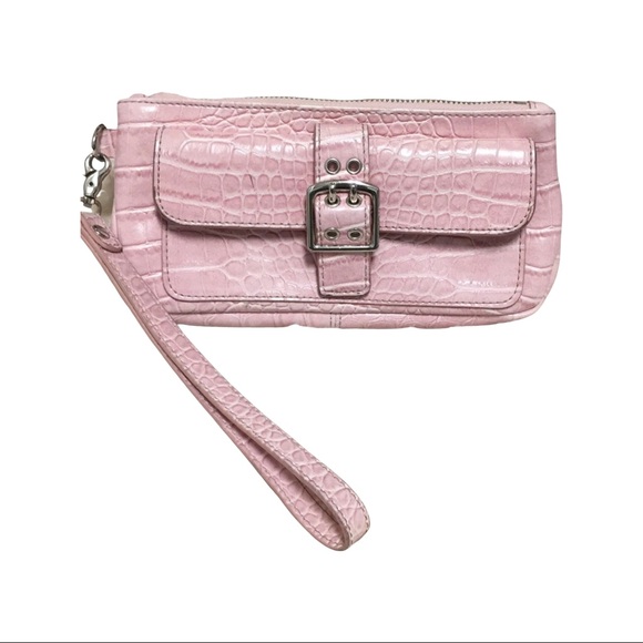Ann Taylor Handbags - ⚡️Ann Taylor Wristlet (Final Price)
